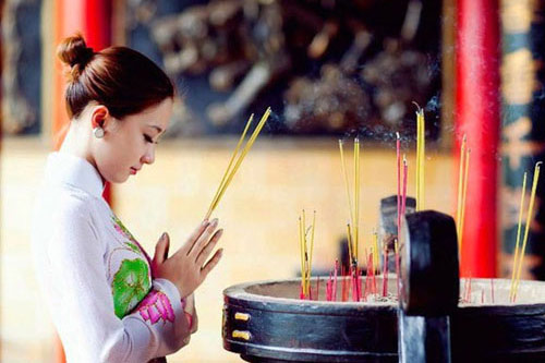 Hôm nay là mùng 1 âm lịch, làm ngay 4 điều để cả tháng có thể may mắn, tài lộc đầy nhà