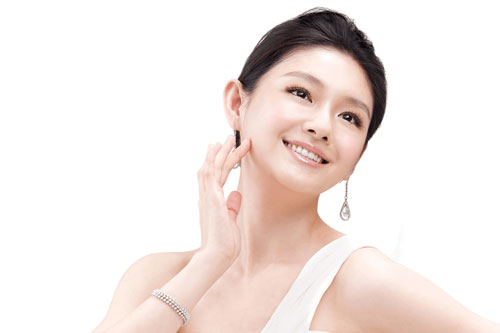 Chăm chỉ dùng muối theo cách này, da trắng 'bật tông' mà không cần tới spa 