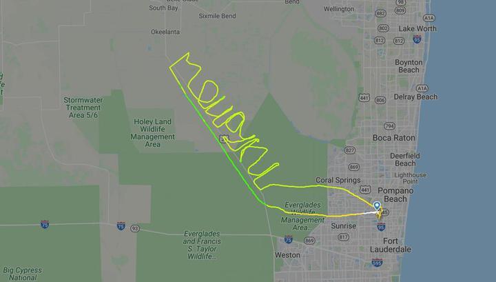 Phi công bí ẩn để lại 'thông điệp' bằng tiếng Nga trên bầu trời Mỹ