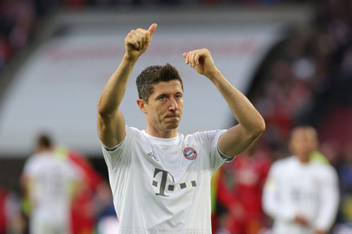 Lewandowski đã ở cùng đẳng cấp với Ronaldo?