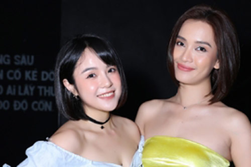 Ái Phương, Thái Trinh khoe vai trần