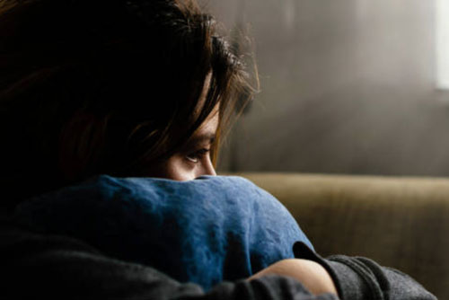 Sự thật éo le về việc vợ tố chồng phản bội mình khi đang ở cữ