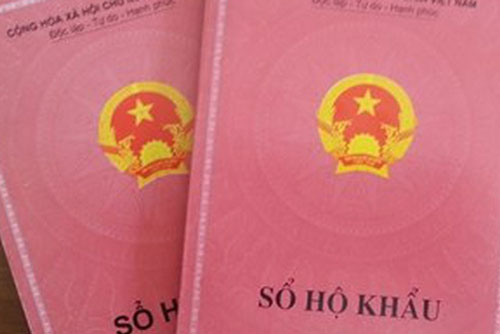 Quản lý bằng sổ hộ khẩu: Chỉ người dân là khổ