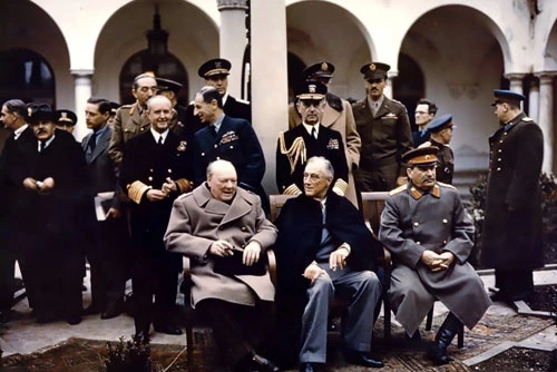 Các nhà lãnh đạo Anh, Mỹ và Liên Xô, gồm Churchill, Roosevelt và Stalin (từ trái sang), tại Hội nghị Yalta năm 1945. Ảnh: RBTH