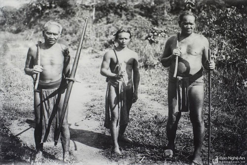 Những góc ảnh sống động của đồng bào dân tộc thiểu số Tây Nghệ cách đây gần 100 năm