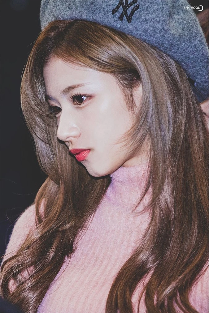 Top 5 nữ idol có sống mũi hoàn hảo, người đẹp nhất không phải Irene (Red Velvet) - Ảnh 3