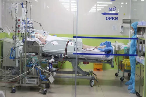 Bệnh nhân 91 đang được theo dõi, điều trị tại Bệnh viện Chợ Rẫy Thành phố Hồ Chí Minh. Ảnh: TTXVN.