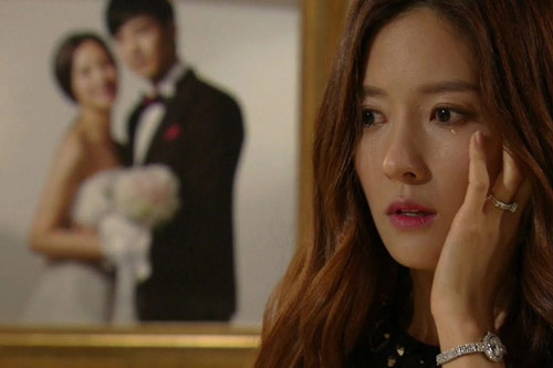 Chồng nhắn tin "vợ ơi bồ anh có bầu rồi", tôi chẳng cần đánh ghen chỉ nhắn 1 tin làm anh "chết đứng"