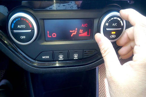 Nguyên nhân và cách khắc phục điều hòa ô tô không làm mát