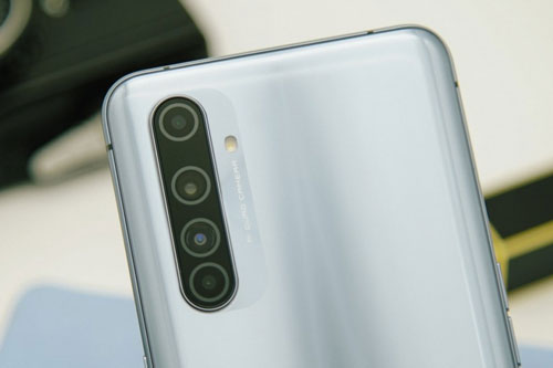 Realme ra mắt smartphone chip S865, RAM 12 GB, pin 4.200 mAh, sạc 65W, giá rẻ bất ngờ