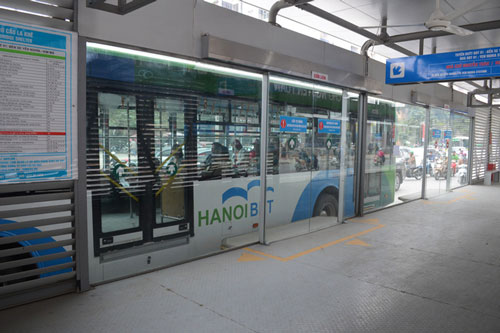 Hàng trăm nhà chờ xe bus ở Hà Nội sẽ có thiết kế chuẩn châu Âu