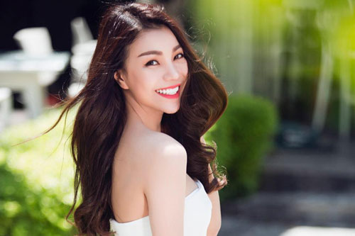 Trà Ngọc Hằng bị tai nạn gãy răng, phải ghép xương nhân tạo