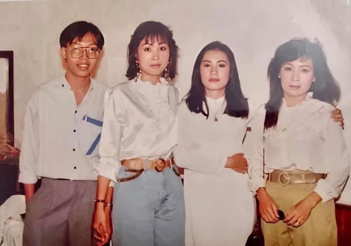 Hồng Vân khoe ảnh cũ cùng bạn thân Hồng Đào: Nhan sắc ngày xưa quả không phải dạng vừa