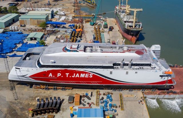 Austal hạ thủy phà vỏ nhôm cao tốc hai thân đầu tiên tại Việt Nam 