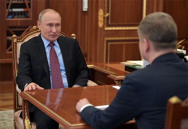 Tổng thống Putin bất ngờ trở lại Điện Kremlin - 1