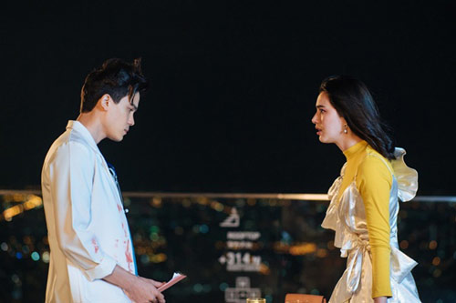 Từ nhà tắm bước ra, chồng háo hức về 1 đêm tân hôn nồng nàn nhưng cảnh tượng trong phòng ngủ lại khiến anh "điêu đứng"