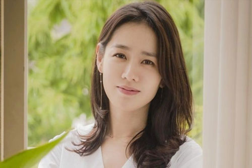 Son Ye Jin phim “Hạ cánh nơi anh” trở thành Người phụ nữ đẹp nhất năm 2020