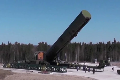 Tên lửa đạn đạo liên lục địa RS-28 Sarmat của Nga đang bị lo sẽ chậm tiến độ. Ảnh: Avia-pro.