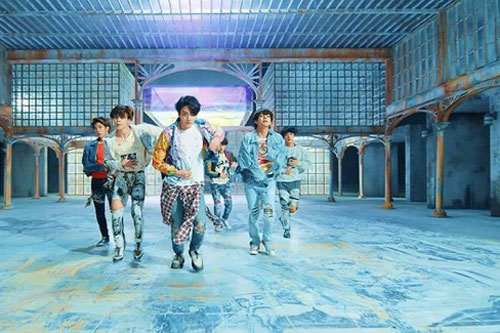 BTS lập kỉ lục mới với “Fake Love”