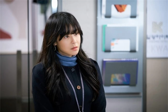 Choi Kang Hee tái xuất với Giả danh. 