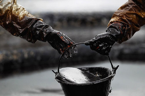 Trung Quốc ồ ạt mua dự trữ "vàng đen" trong mùa COVID-19