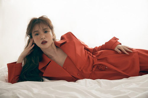 Song Hye Kyo 'tóc nâu môi trầm' khác xa style mặt mộc nền nã sau 8 năm