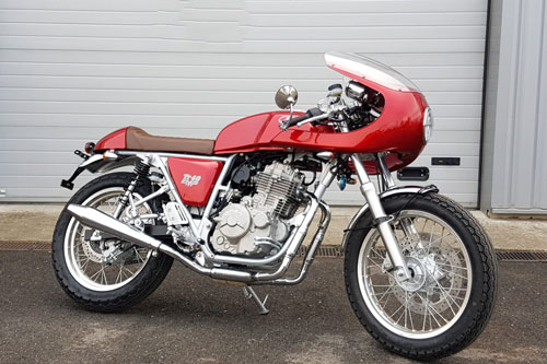 Môtô cafe racer động cơ 397 phân khối, phanh ABS, giá gần 76 triệu