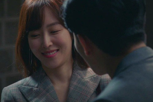 Vợ sắp cưới 'uy hiếp nhẹ nhàng' để đám cưới vẫn phải diễn ra dù thú nhận thẳng thắn đứa bé trong bụng là con người khác