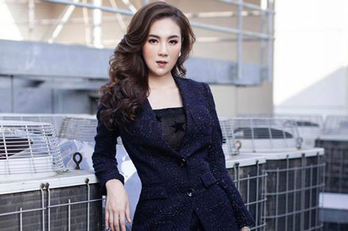 BTV Mai Ngọc "tự ti" về ngoại hình đến mức không dám đứng thẳng