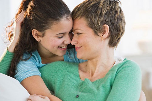 Cách ứng xử của bà mẹ có con gái "chưa chồng đã chửa"