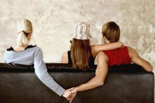 Khi đàn bà đánh ghen