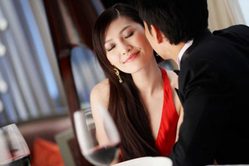 Bí mật đằng sau cuộc hôn nhân ngắn ngủi của chồng và vợ cũ