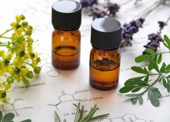 Tự làm hỗn hợp tẩy trang từ dầu oliu