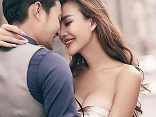 "Theo chân" chồng đi công tác, vợ "chết lặng" phát hiện sự thật tày trời