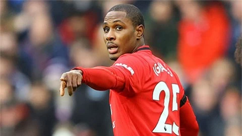 Fan M.U thi nhau 'đuổi khéo' Ighalo khỏi Old Trafford