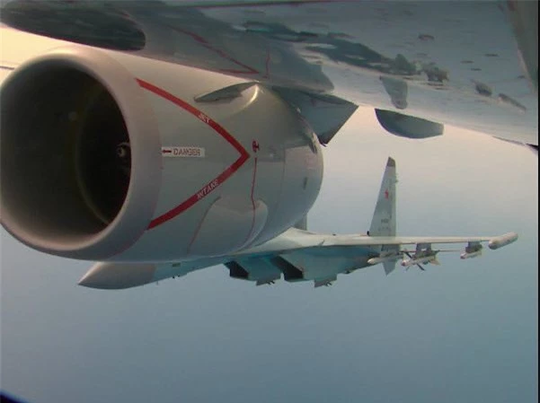 Su-35 Nga truy sát máy bay P-8 Mỹ mang 2 loại tên lửa khủng mà phi công sừng sỏ cũng sợ? - Ảnh 3.