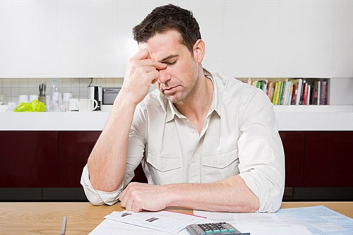 Tá hỏa khi phát hiện ra quá khứ bất hảo của vợ