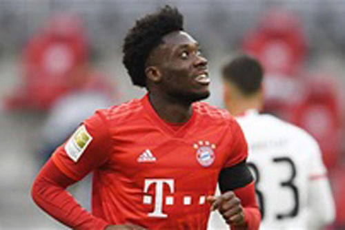 Nhìn Davies tỏa sáng, M.U lại tự trách bản thân mình