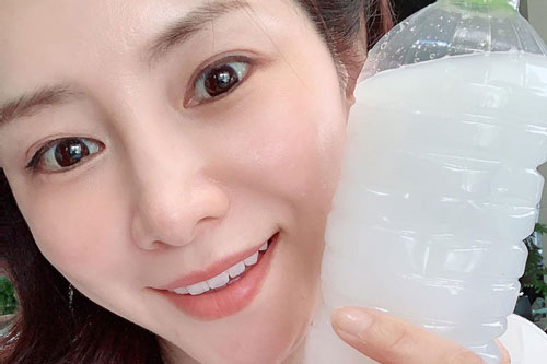 Người mẫu Nhật 52 tuổi trẻ như thiếu nữ nhờ dùng nước vo gạo