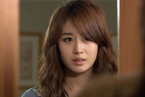 Quyết định của người vợ sau khi chứng kiến cảnh em họ đánh ghen hộ mình