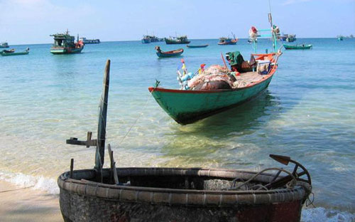 Khám phá làng chài Hàm Ninh: Hoang sơ đầy mê hoặc