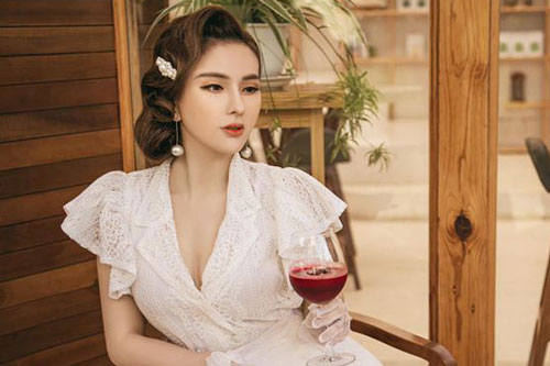 Mang thai đến tháng thứ 5 vẫn không ai hay biết, hóa ra Thu Thủy "giấu" bụng bầu theo cách cực khéo