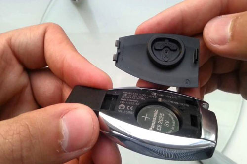 Những lỗi thường gặp với chìa khoá thông minh ô tô và cách khắc phục