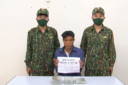 Cao Bằng: Bắt đối tượng vận chuyển số lượng lớn heroin giấu ở cốp xe máy