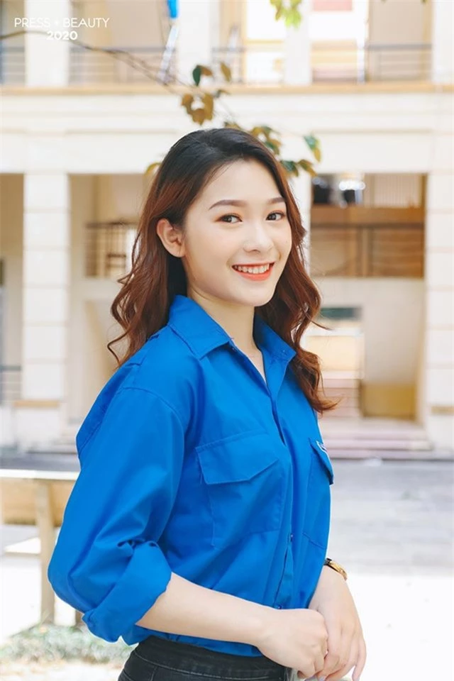 Top 10 thí sinh Hoa khôi Báo chí khoe sắc với màu áo xanh tình nguyện - 9
