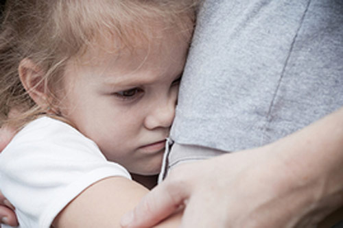 Em chồng hay đánh con tôi