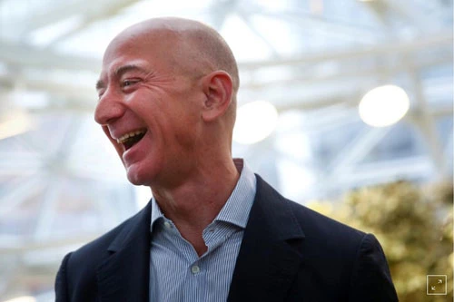 Khối tài sản của Jeff Bezos đã tăng 34,6 tỷ USD trong đại dịch. Ảnh: Reuters.