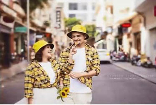 Loạt ảnh cưới cực chất của cô dâu Việt 65 tuổi với chồng Tây khiến dân mạng bất ngờ