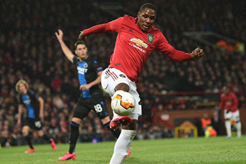 Trung Quốc cấm cầu thủ ngoại, Ighalo sẽ ở lại M.U?