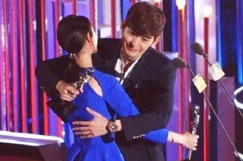 Phản ứng của các 'nam thần' Hoa Ngữ khi chạm mặt tình cũ: Người liếc nhìn, kẻ ôm xã giao